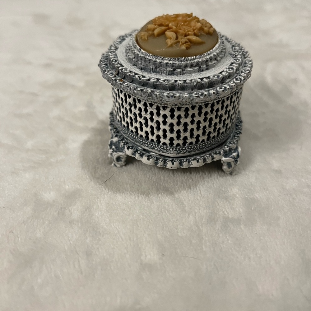 Vintage Florenza Silver/White Toned Metal Filagree Trinket Box Floral Top-Signed